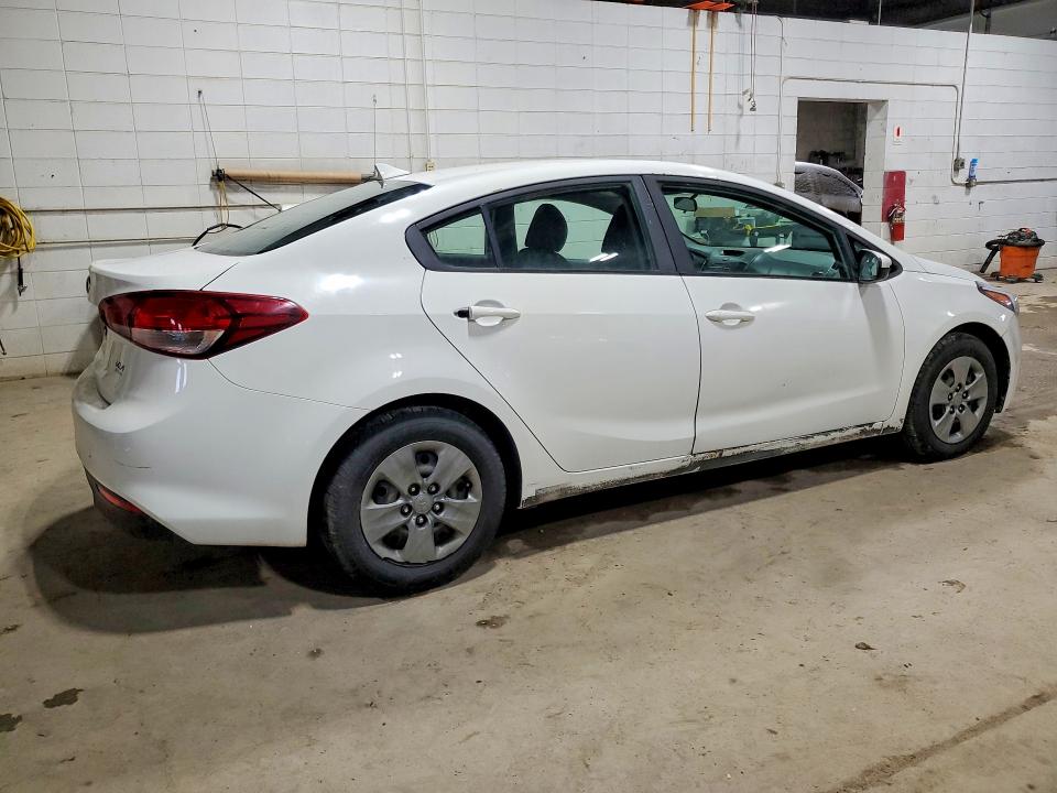 Photo 3 from auction – 2018 KIA FORTE with VIN 3KPFK4A72JE245186