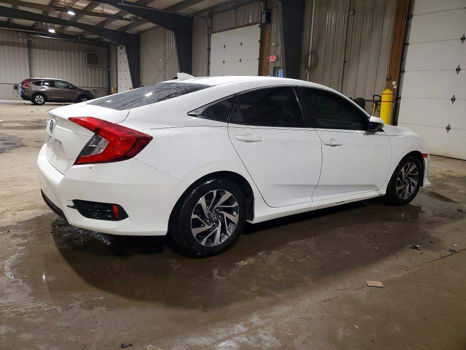 Zdjęcie 3 z aukcji – 2018 HONDA CIVIC z VIN 2HGFC2F75JH551802
