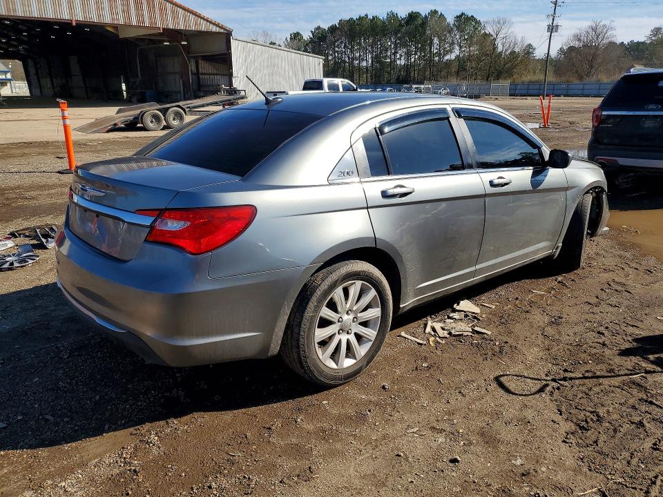 Photo 3 from auction – 2011 CHRYSLER 200 with VIN 1C3BC1FG3BN620281