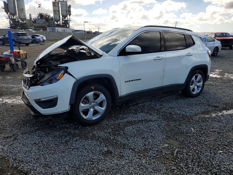 JEEP COMPASS 2019 with VIN 3C4NJCBB2KT637366 - Photo from auction