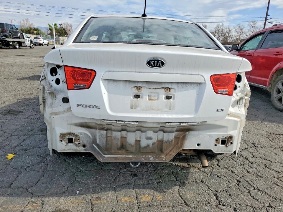 Photo 6 from auction – 2011 KIA FORTE EX with VIN KNAFU4A22B5357124