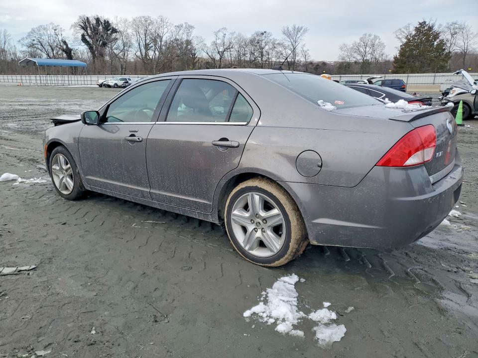Photo 2 from auction – 2010 MERCURY MILAN with VIN 3MEHM0HA9AR635657