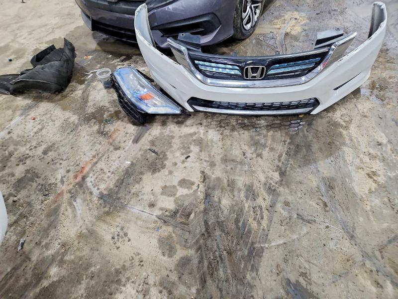 Photo 12 from auction – 2015 HONDA ACCORD with VIN 1HGCR6F75FA013910