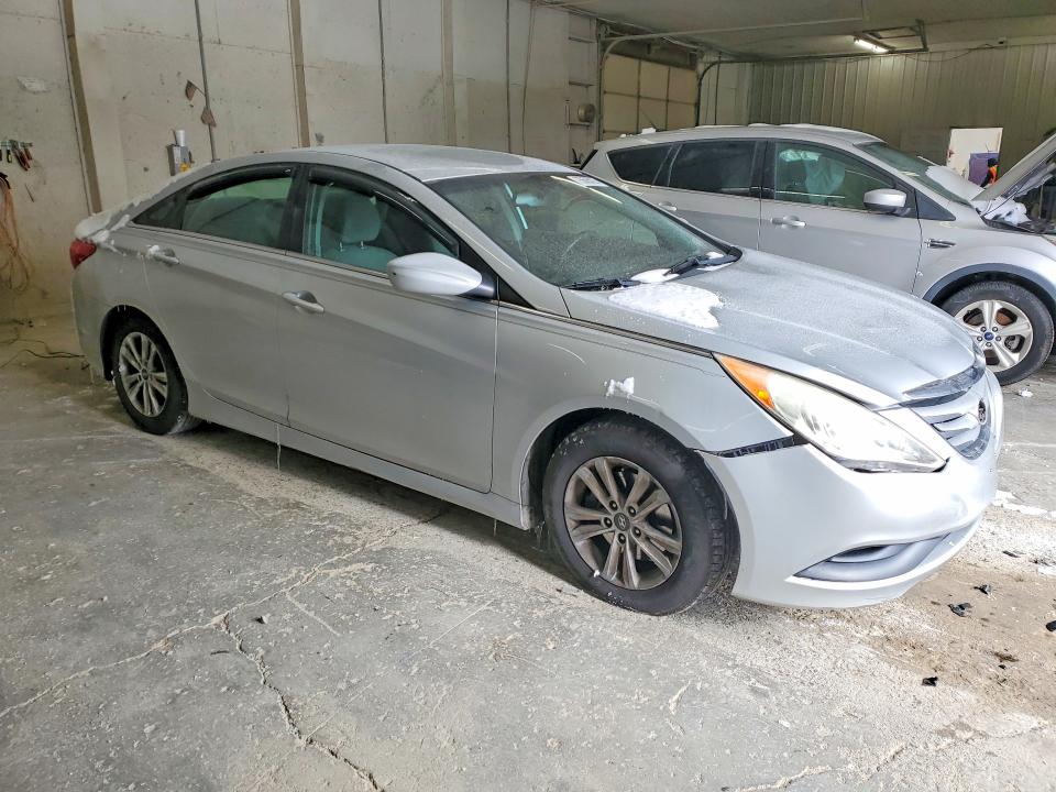 Photo 4 from auction – 2014 HYUNDAI SONATA GLS with VIN 5NPEB4AC5EH878310