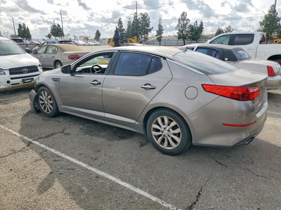 Фото 2 с аукциона – 2015 KIA OPTIMA LX с VIN 5XXGM4A76FG418270