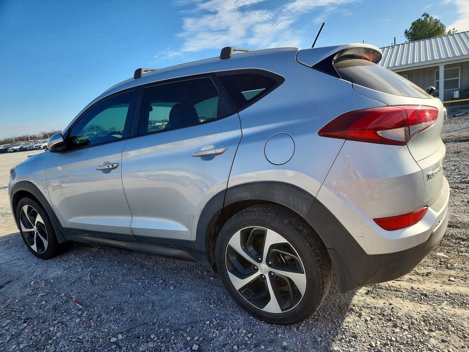 Photo 2 from auction – 2016 HYUNDAI TUCSON with VIN KM8J33A26GU126424