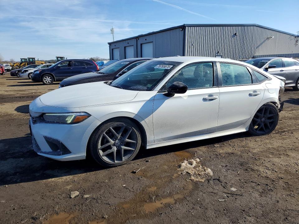 HONDA CIVIC 2022 with VIN 2HGFE2F57NH504656 - Photo from auction