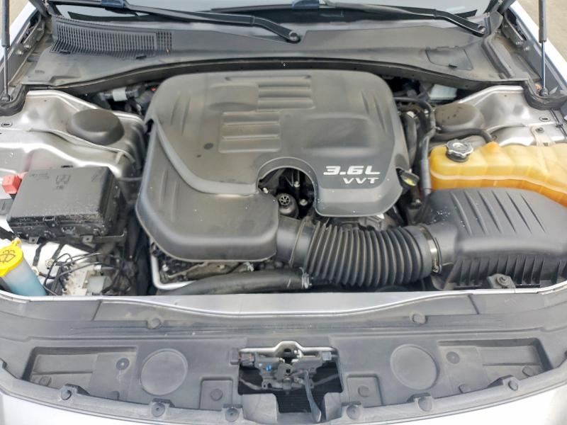 Photo 11 from auction – 2018 CHRYSLER 300 S with VIN 2C3CCABG0JH243653