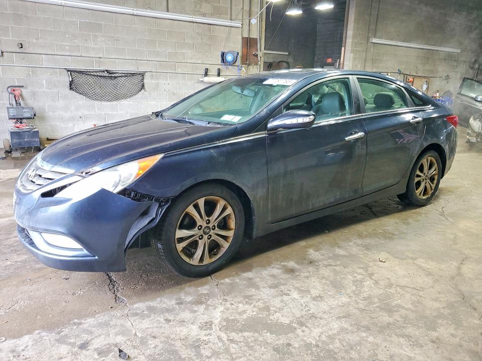 HYUNDAI SONATA 2011 with VIN 5NPEC4AC0BH196962 - Photo from auction