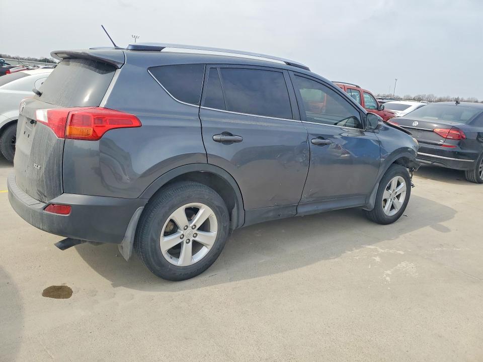 Photo 3 from auction – 2014 TOYOTA RAV4 with VIN JTMWFREV9ED025951