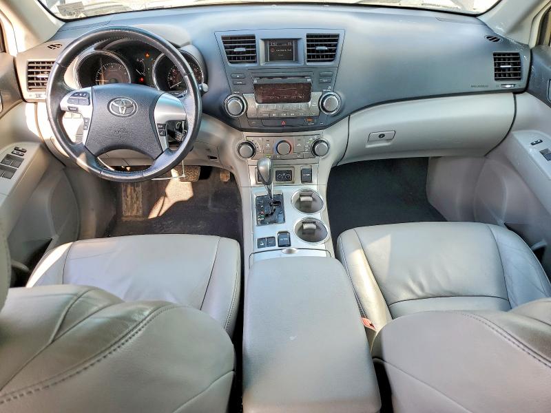 Photo 8 from auction – 2012 TOYOTA HIGHLANDER with VIN 5TDBK3EH3CS119245