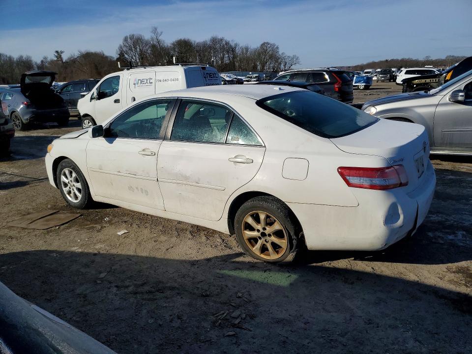Фото 2 с аукциона – 2011 TOYOTA CAMRY BASE с VIN 4T4BF3EK7BR133743