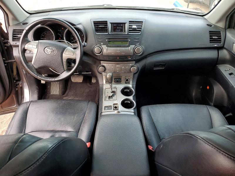 Photo 8 from auction – 2010 TOYOTA HIGHLANDER with VIN 5TDEK3EH2AS005716