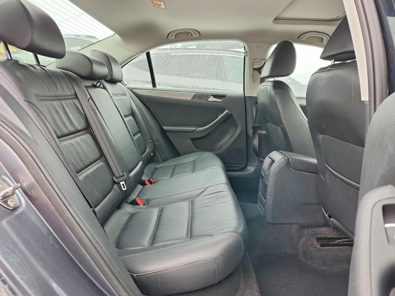 Photo 10 from auction – 2015 VOLKSWAGEN JETTA with VIN 3VWLA7AJ3FM240902