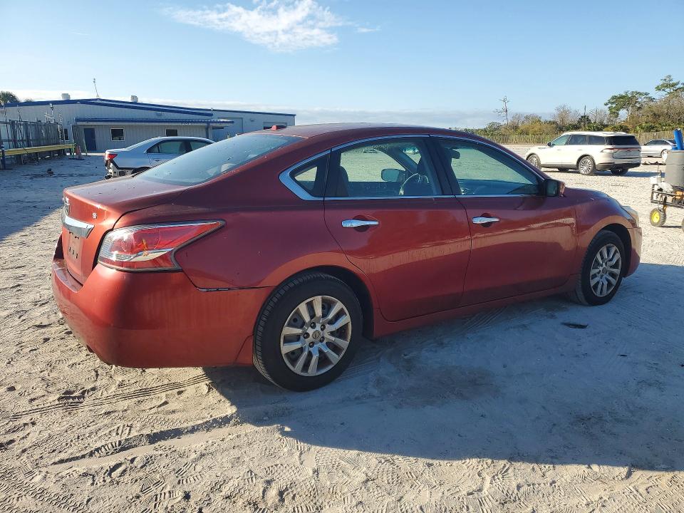 صورة رقم 3 من المزاد - 2015 NISSAN ALTIMA 2.5 مع VIN 1N4AL3AP1FC219006