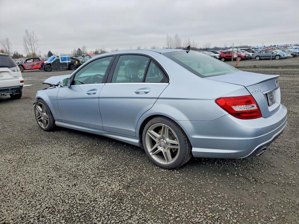 Photo 2 from auction – 2013 MERCEDES-BENZ C 300 4MAT with VIN WDDGF8AB1DA753988