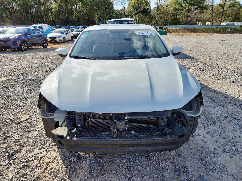 Photo 5 from auction – 2017 VOLKSWAGEN PASSAT SE with VIN 1VWBT7A39HC047486