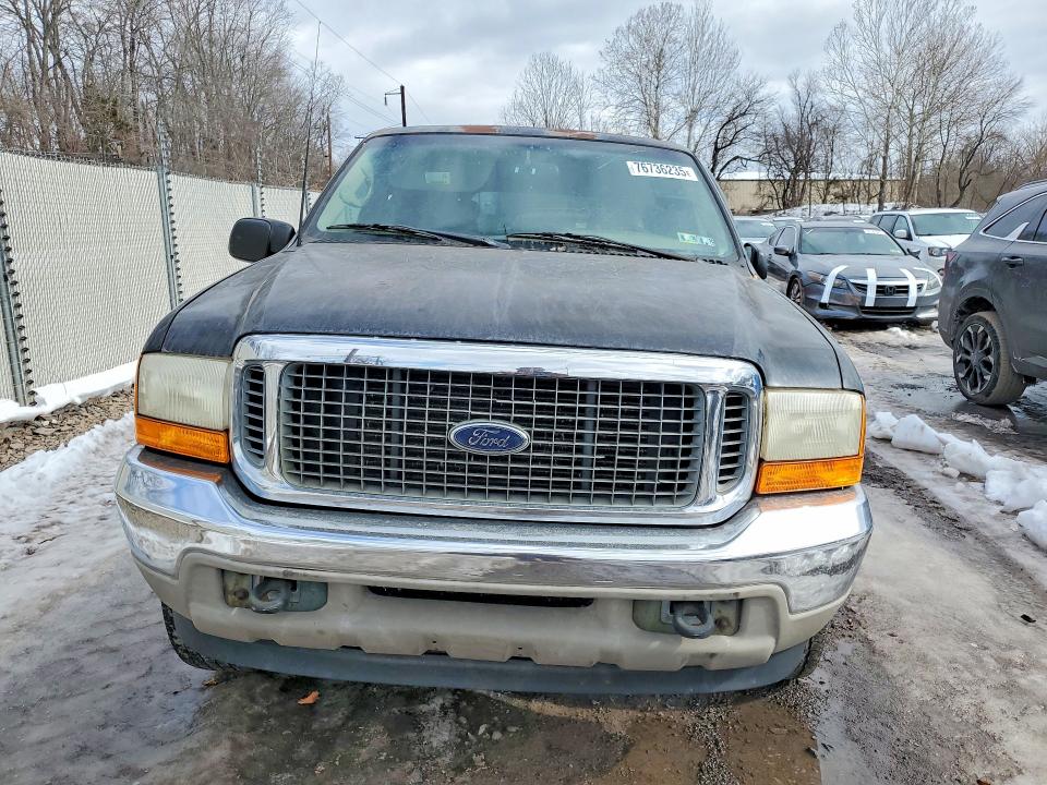 Photo 5 from auction – 2000 FORD EXCURSION with VIN 1FMNU43S6YEA45937