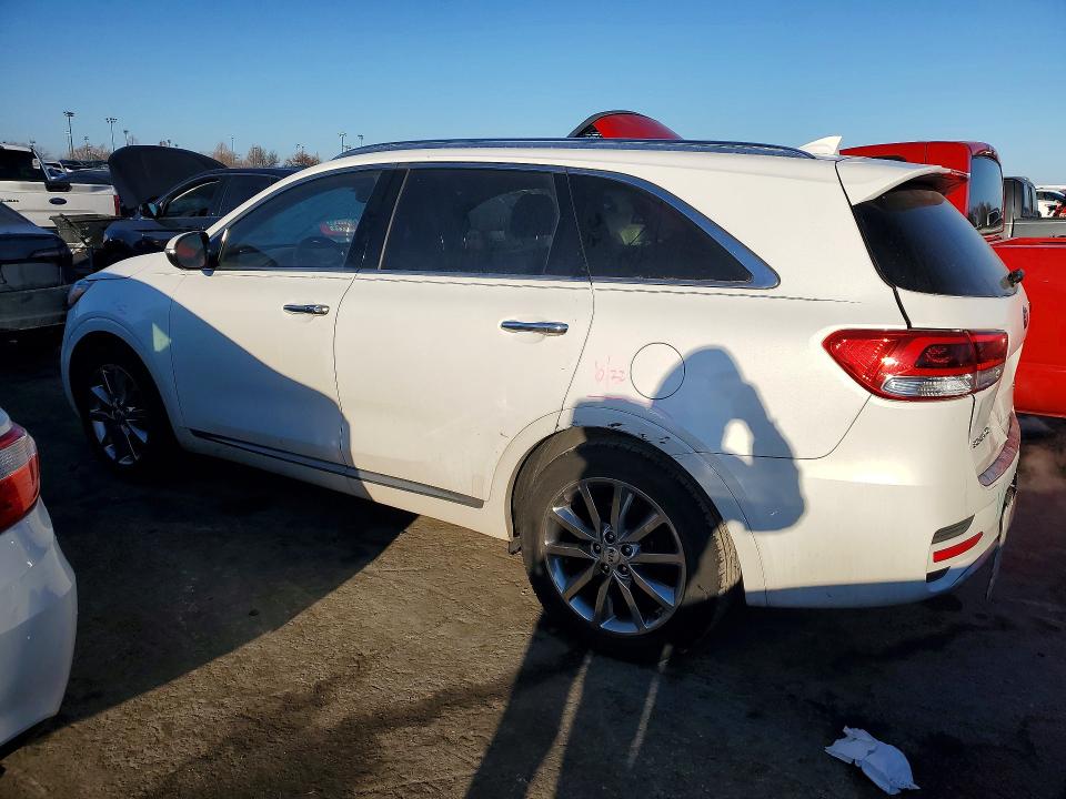 Photo 2 from auction – 2016 KIA SORENTO with VIN 5XYPK4A53GG038840