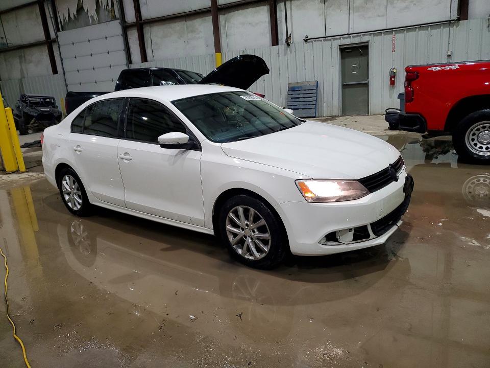 Photo 4 from auction – 2011 VOLKSWAGEN JETTA SE with VIN 3VWDZ7AJ0BM313814