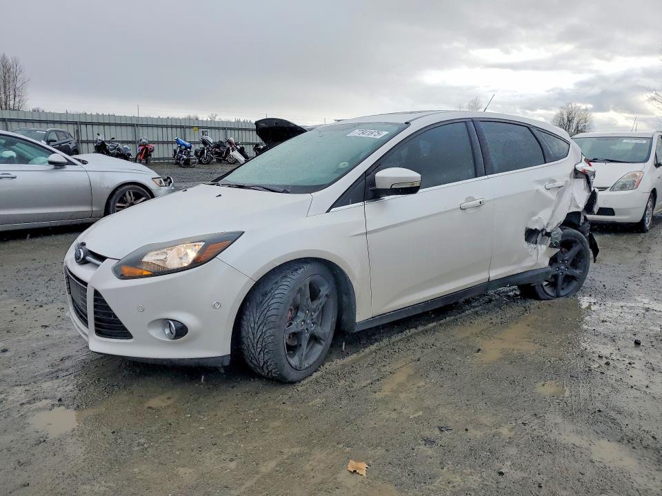 FORD FOCUS 2014 with VIN 1FADP3N2XEL375642 - Photo from auction