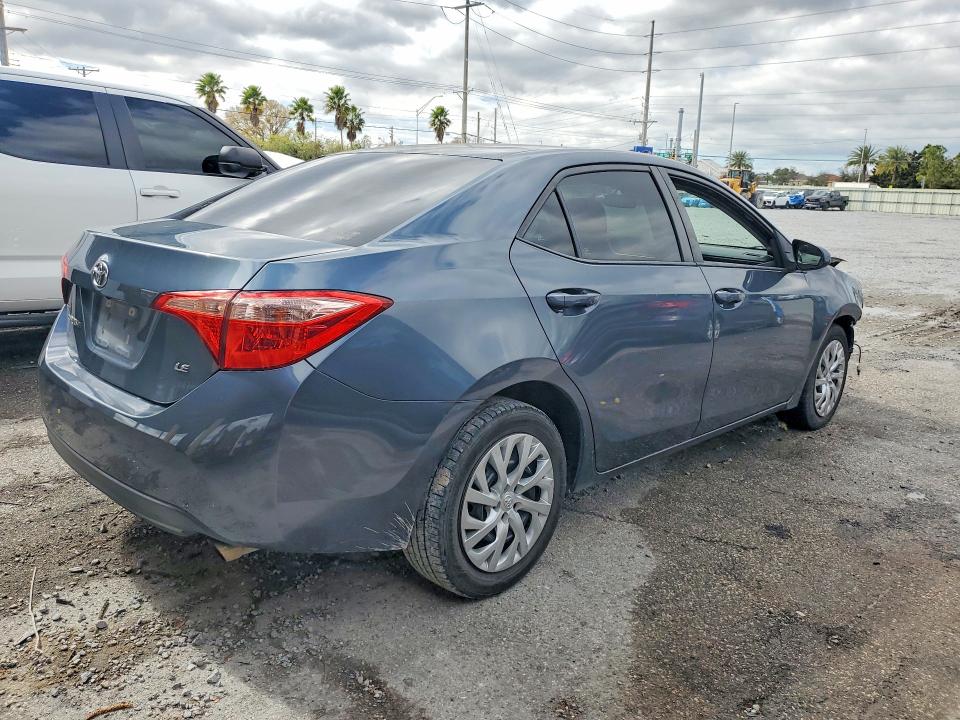 Photo 3 from auction – 2018 TOYOTA COROLLA with VIN 5YFBURHE5JP836797