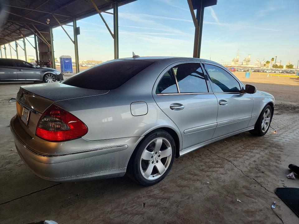 Photo 3 from auction – 2007 MERCEDES-BENZ E 550 with VIN WDBUF72X97B022983