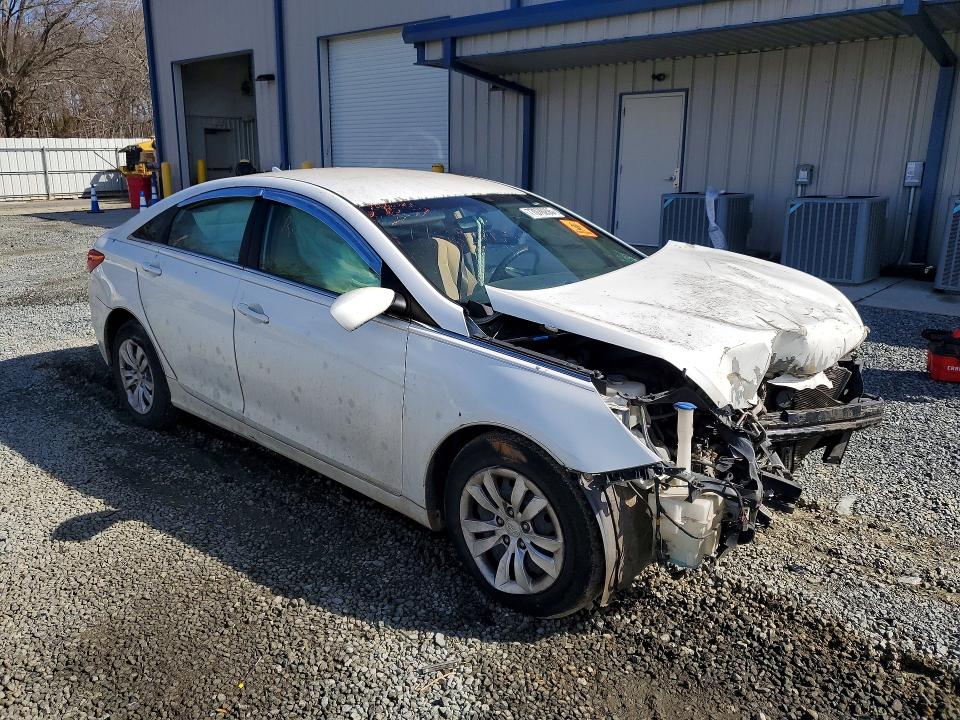 Photo 4 from auction – 2011 HYUNDAI SONATA with VIN 5NPEB4AC8BH245859