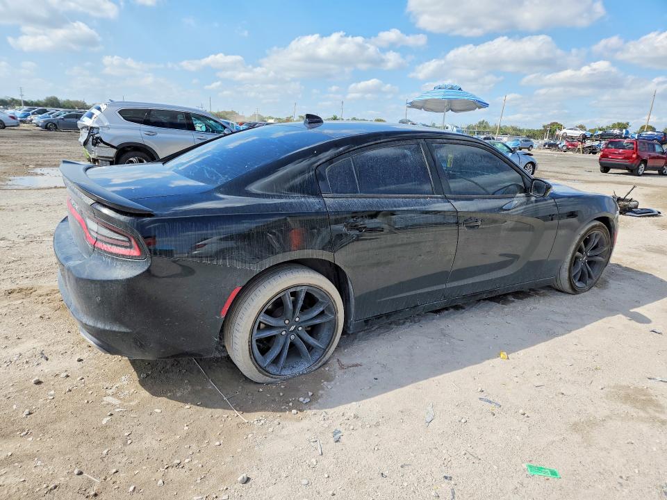 Photo 3 from auction – 2018 DODGE CHARGER with VIN 2C3CDXHGXJH283049