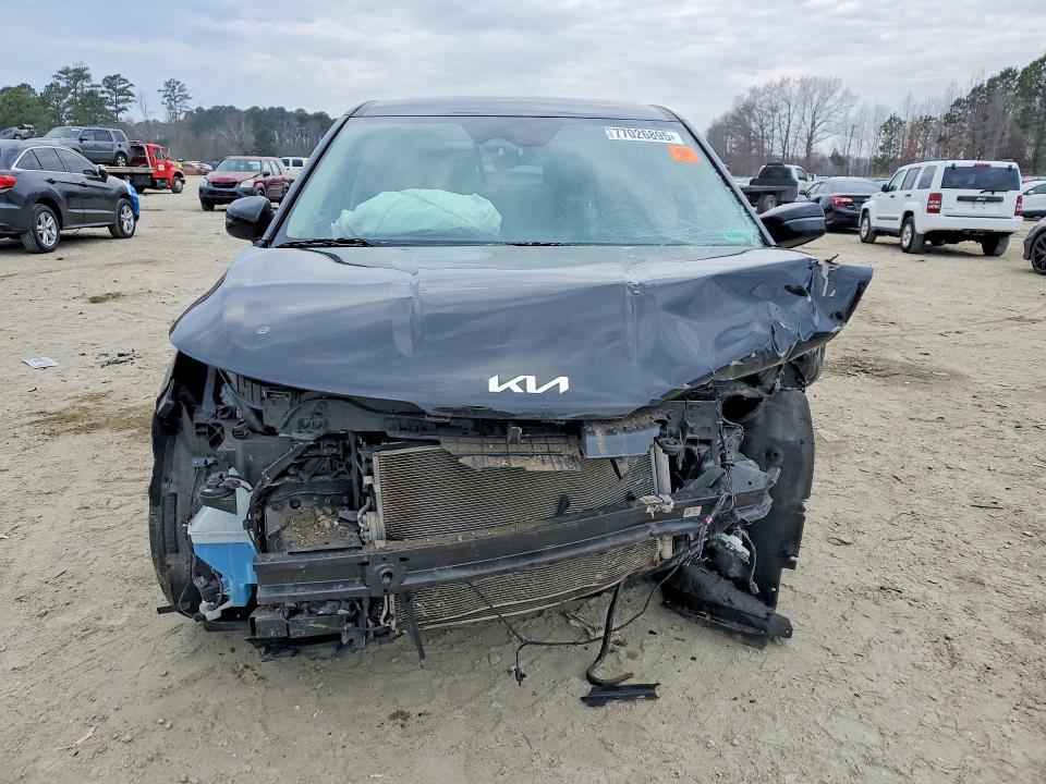 Photo 5 from auction – 2023 KIA CARNIVAL with VIN KNDNB4H31P6244382