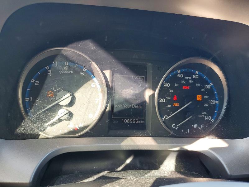 Photo 9 from auction – 2018 TOYOTA RAV4 ADVEN with VIN 2T3WFREV2JW409633