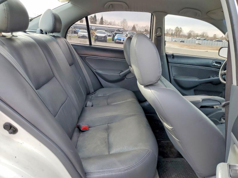 Photo 10 from auction – 2003 HONDA CIVIC with VIN 2HGES16503H564306