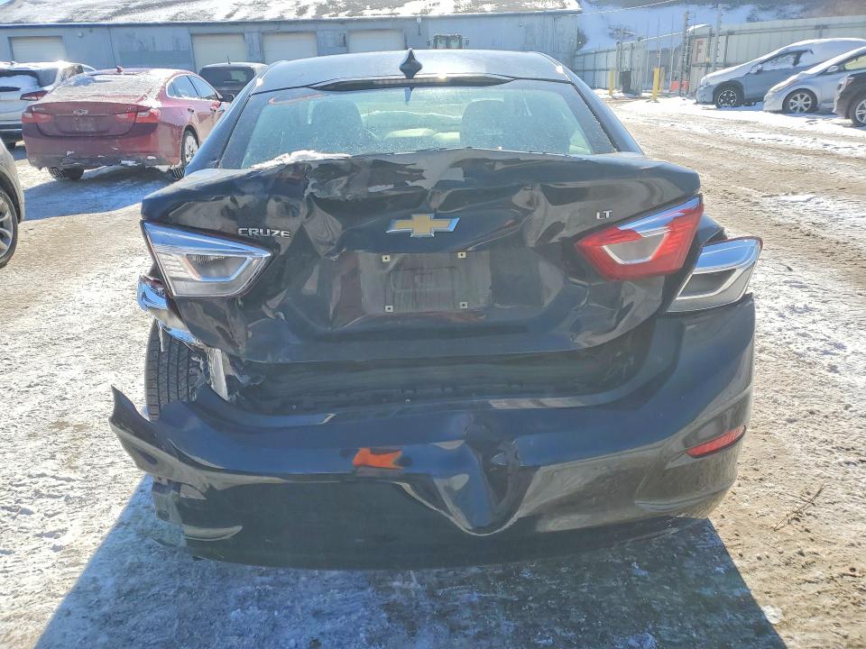 Photo 6 from auction – 2018 CHEVROLET CRUZE LT with VIN 1G1BE5SM8J7120895