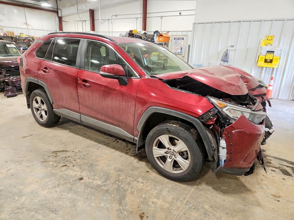 Photo 4 from auction – 2019 TOYOTA RAV4 XLE with VIN JTMP1RFV1KJ013629