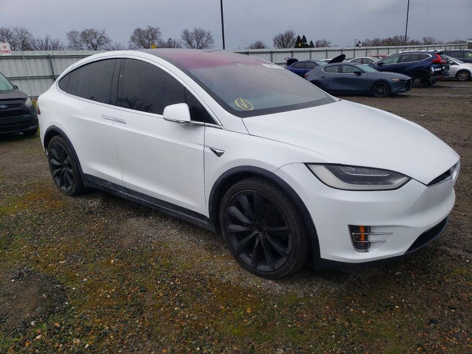 Photo 4 from auction – 2018 TESLA MODEL X with VIN 5YJXCBE20JF129810