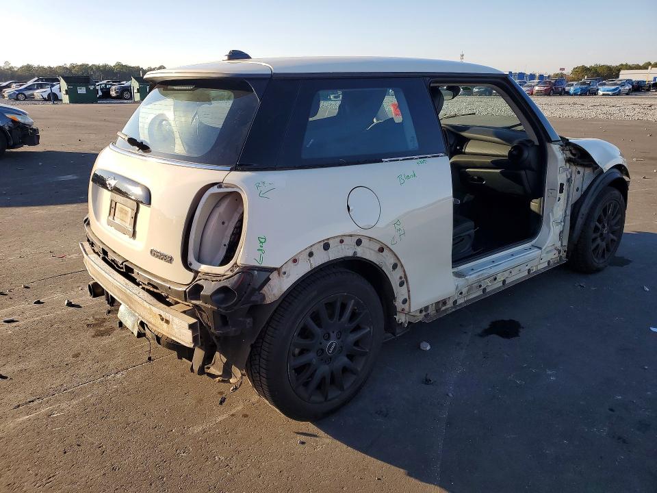 Photo 3 from auction – 2018 MINI COOPER with VIN WMWXP5C59J2G62325