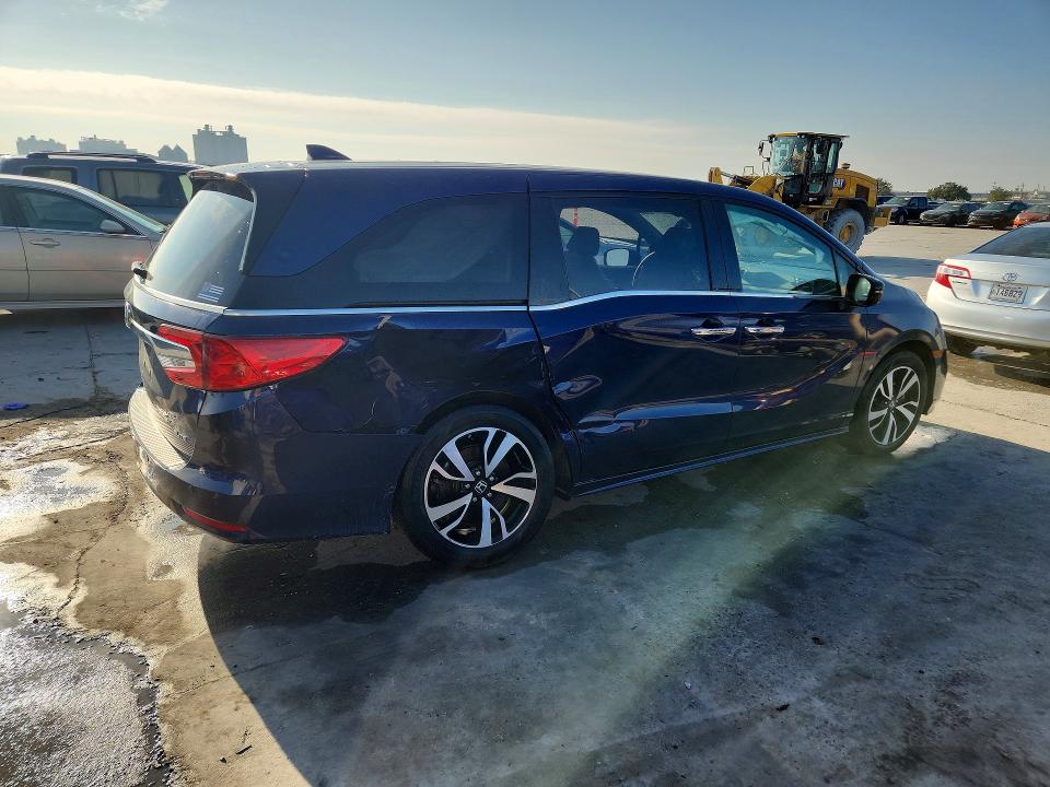 Photo 3 from auction – 2018 HONDA ODYSSEY EL with VIN 5FNRL6H95JB058306