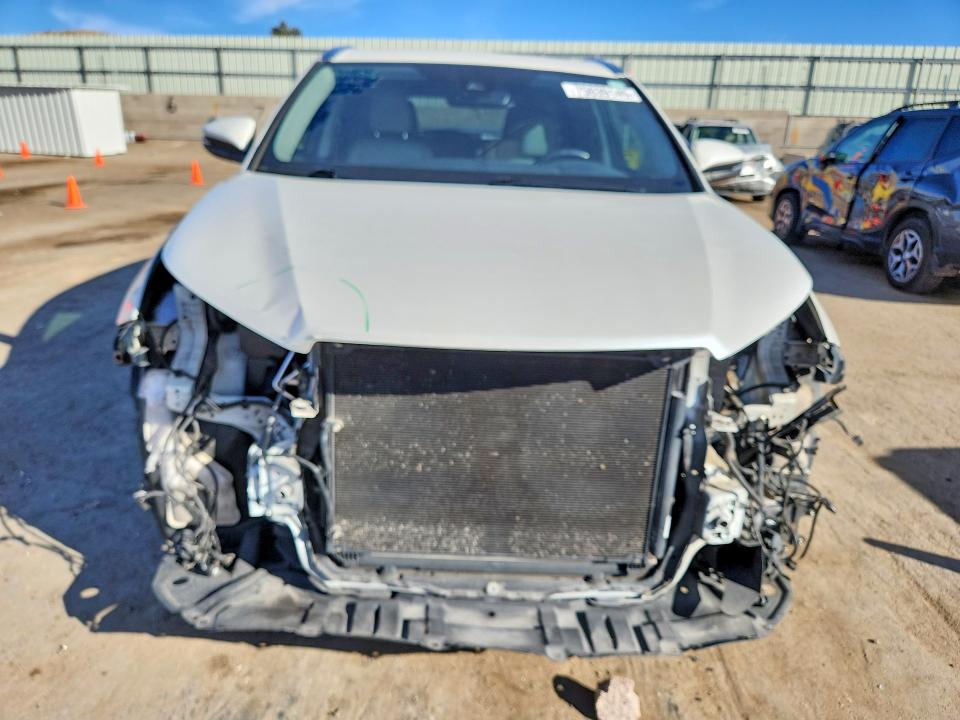 Фото 5 с аукциона – 2017 TOYOTA HIGHLANDER с VIN 5TDJZRFH6HS449591