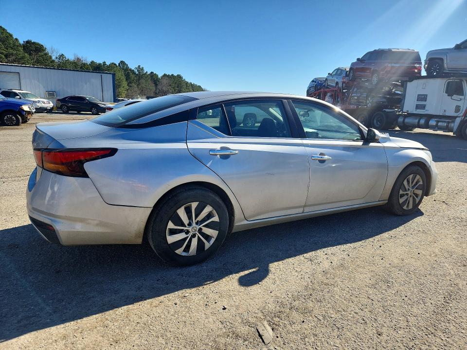 Photo 3 from auction – 2021 NISSAN ALTIMA with VIN 1N4BL4BV5MN365904