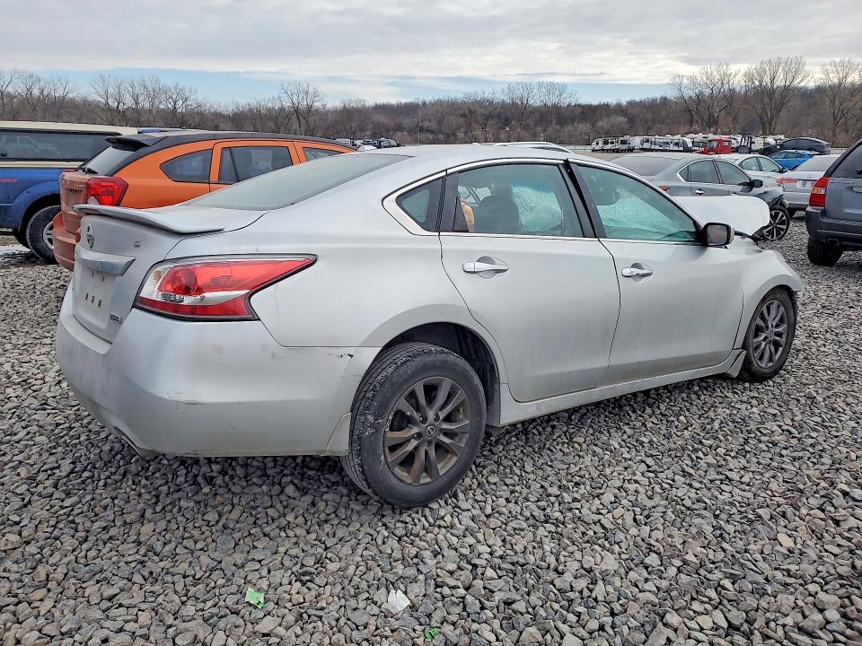 Photo 3 from auction – 2015 NISS ALTIMA with VIN 1N4AL3AP8FC599090