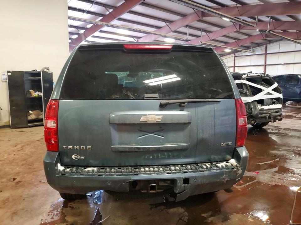 Photo 6 from auction – 2010 CHEVROLET TAHOE with VIN 1GNUKBE08AR233192