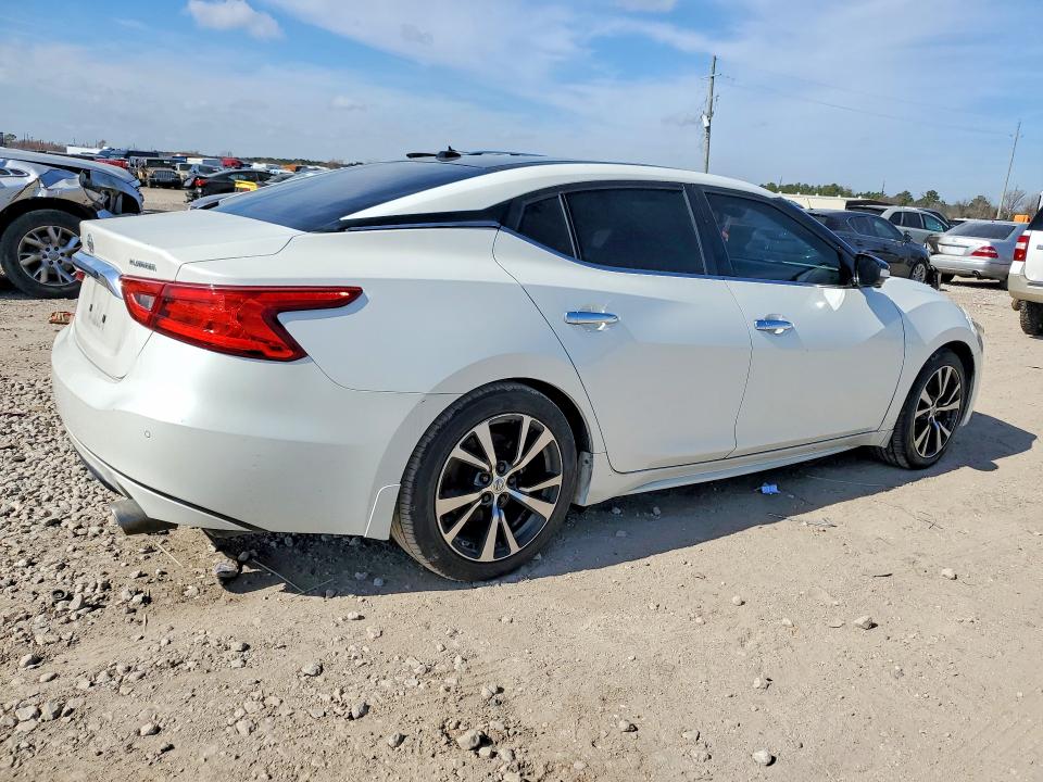 Photo 3 from auction – 2016 NISS MAXIMA with VIN 1N4AA6AP2GC385236