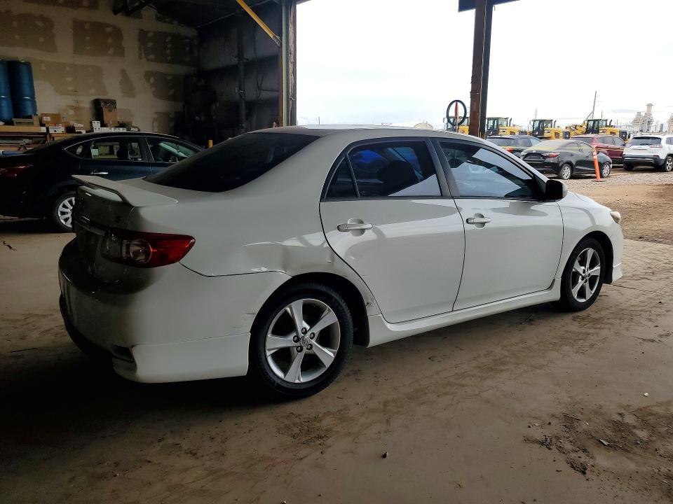 Photo 3 from auction – 2013 TOYOTA COROLLA with VIN 5YFBU4EE6DP213071