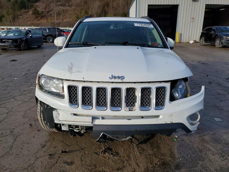 Photo 5 from auction – 2017 JEEP COMPASS with VIN 1C4NJDEB3HD129374
