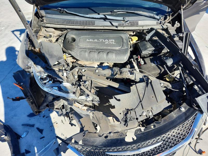 Photo 11 from auction – 2015 CHRYSLER 200 with VIN 1C3CCCAB6FN651476