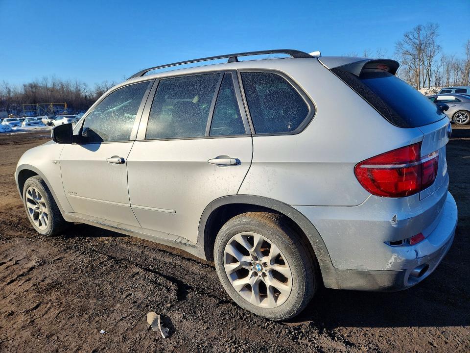 Photo 2 from auction – 2012 BMW X5 XDRIVE3 with VIN 5UXZV4C56CL765772