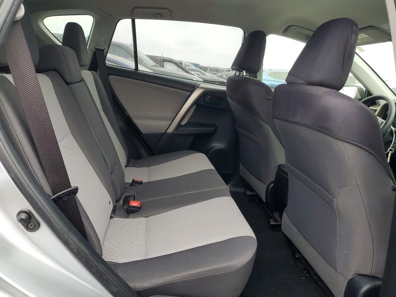 Photo 10 from auction – 2015 TOYOTA RAV4 LE with VIN JTMBFREV0FD101931