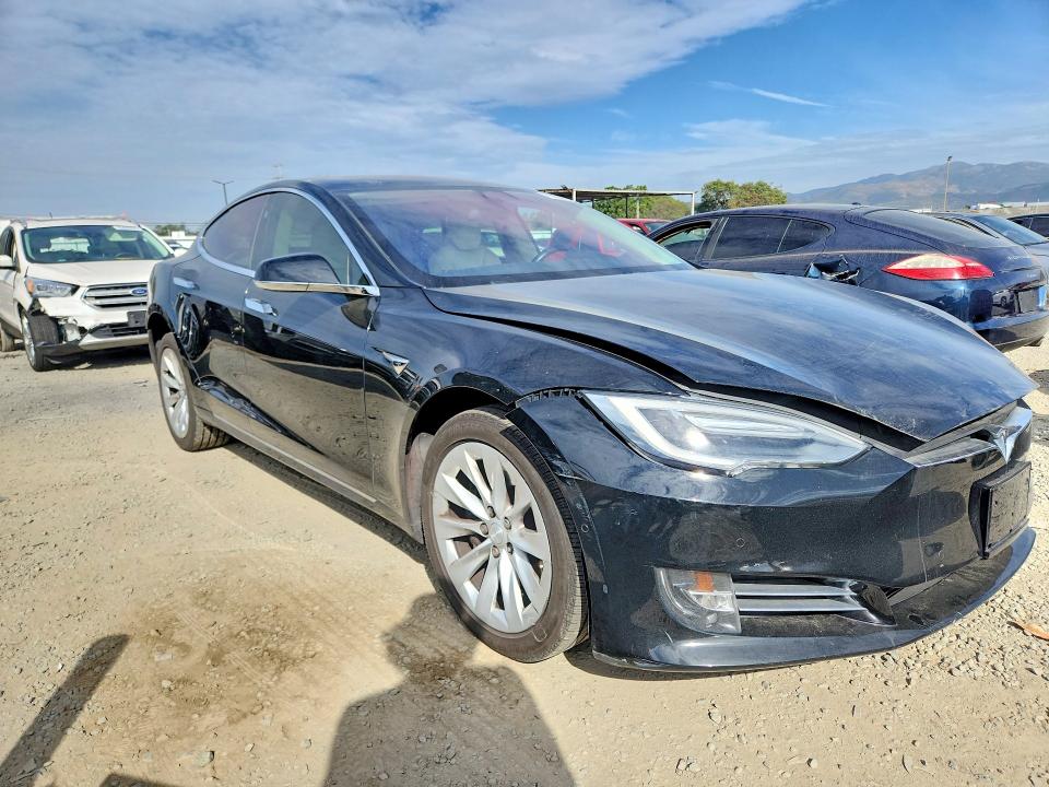Photo 4 from auction – 2017 TESLA MODEL S with VIN 5YJSA1E19HF215807