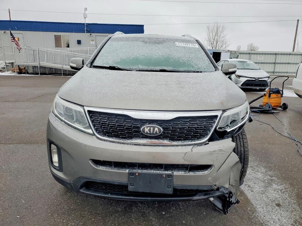 Photo 5 from auction – 2014 KIA SORENTO with VIN 5XYKT3A69EG536452