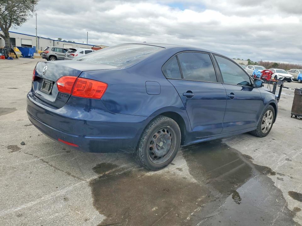 Photo 3 from auction – 2011 VOLKSWAGEN JETTA with VIN 3VWDX7AJ0BM090888